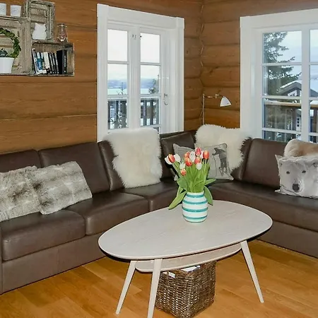 Log By Mostertoppen Stadium